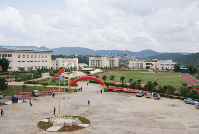 充满朝气的新兴校园